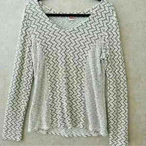 Tianello by Steve Barraza Women’s‎ Shirt